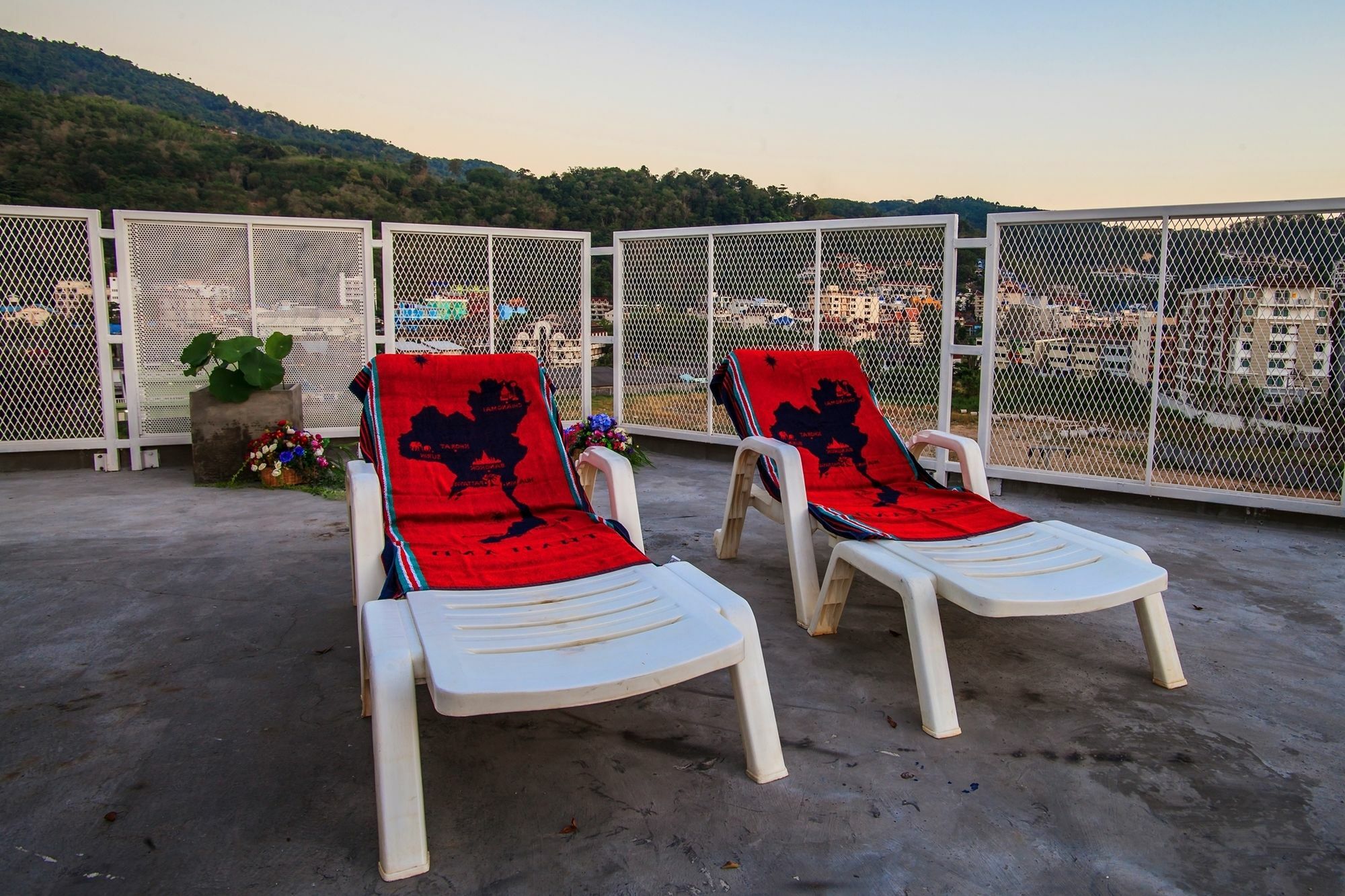 Paksaa Boutique Hotel Patong Zewnętrze zdjęcie